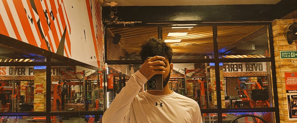 ritesh14_sol's tweet image. Day 10:#100DaysOfCode
#100DayChallenge #gymrat 
Went beyond my limits at the gym today.
Completed Chapter 1 of How to Win Friends…
Line that stayed with me:
“Any fool can criticise, condemn and complain — and most fools do.”
What quote motivates you lately?
#letsconnect #Novels