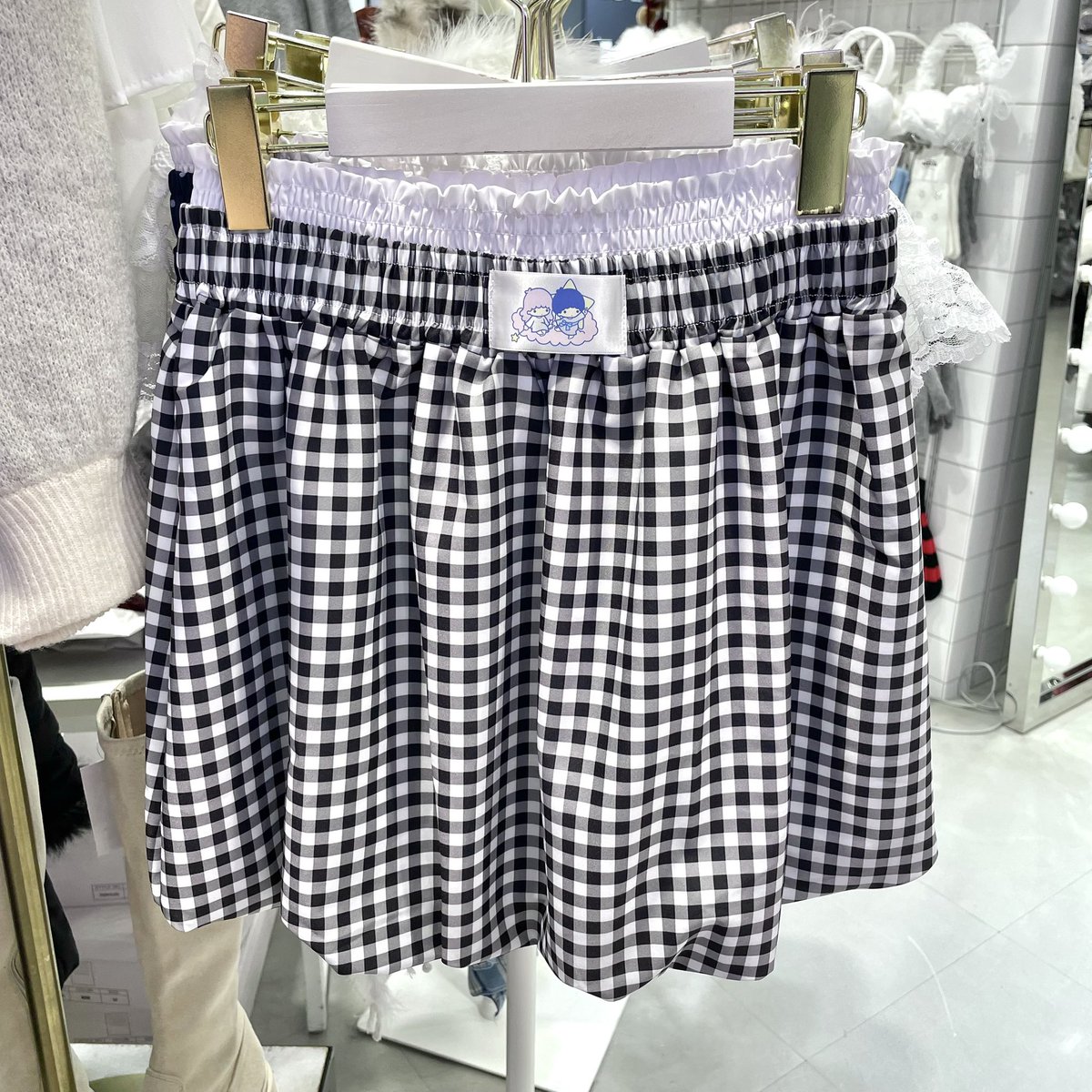 SHIBUYA109NET's tweet image. ウィッシュコア好き必見☁️🌙˖ ࣪⊹

LITTLE TWIN STARS × SPINNSの
コラボアイテムがかわいすぎたꔛ🩷🩵⟡.*

︎︎︎ ✔︎ 7F SPINNS

⁦@spinns_com⁩