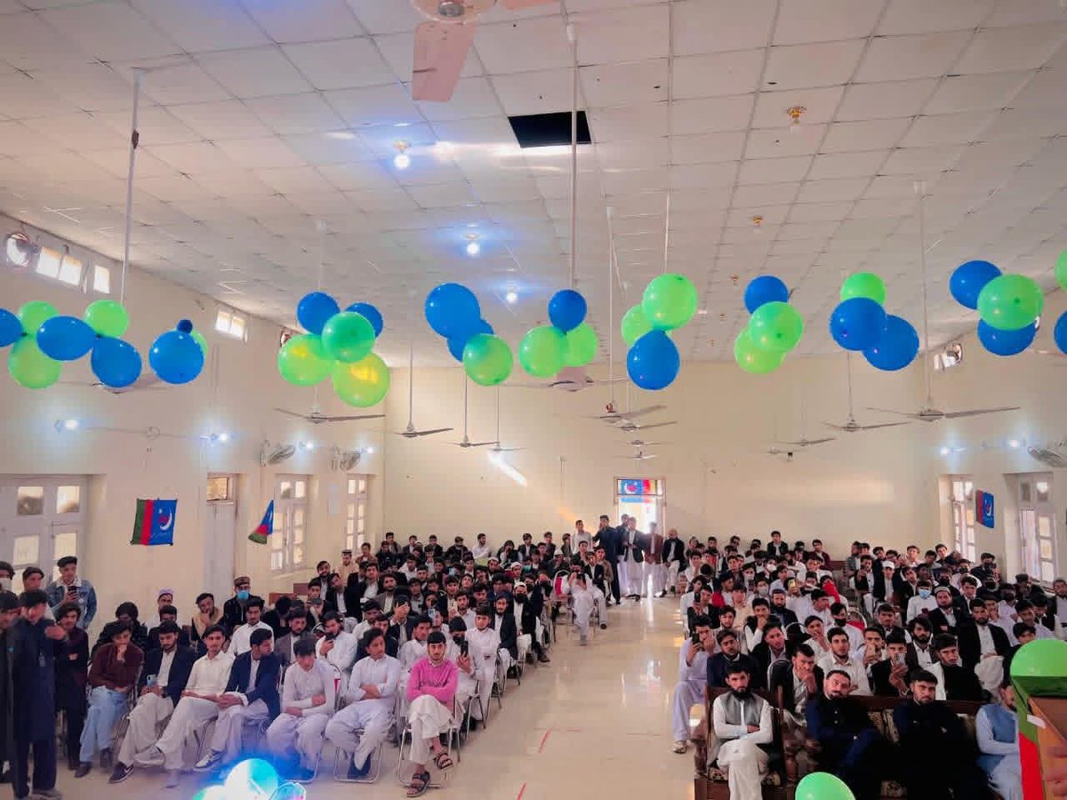 اسلامی جمعیت طلبہ گورنمنٹ کالج تیمرگرہ کے زیر اہتمام نئے آنے والے طلبہ کے اعزاز میں  ویلکم پارٹی سے معتمد اسلامی جمعیت طلبہ خیبرپختونخواہ برادر محمد انیس خطاب کررہے ہیں۔   
#KpJamiat