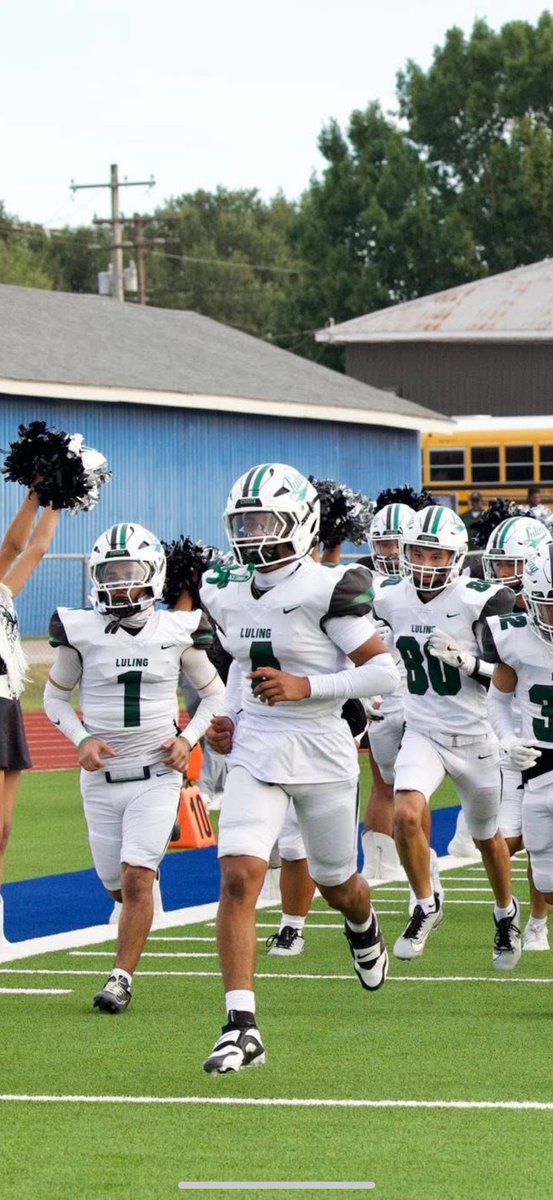 DavidCruz404's tweet photo. Senior year has come to an end and I am ready to take it to the next level.
Coaches get you a play maker that is willing to work and play wherever you need💪

currently hold 2 offers at saftey.

@LulingEaglesFB 
Recruiting Coach -@CoachGillisCHS https://t.co/qZighzn4L6