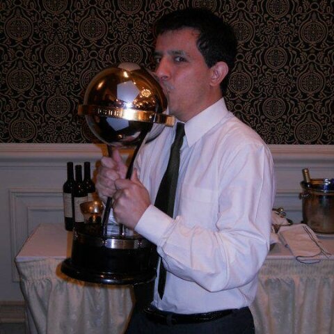 Lamentamos el fallecimiento de Rodolfo Otero, periodista y director de Emoción Roja, tras una larga enfermedad.

Saludamos a sus familiares y amigos en este momento. Que en paz descanses, Rolfi.