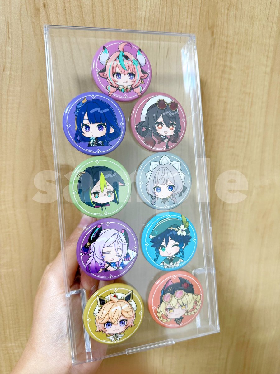 サンプルの展示用に必要かな？と、缶バッジケース買ってみた🙌