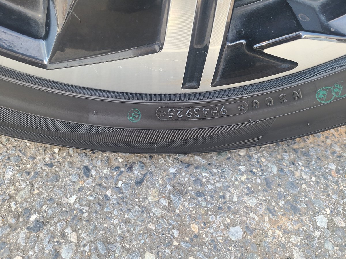 GL3W4's tweet photo. 車検終わりました🙌

Amazonで買ったタイヤですが、国内製造の新しいタイヤでよかった☺️ https://t.co/qsFWasTcZm