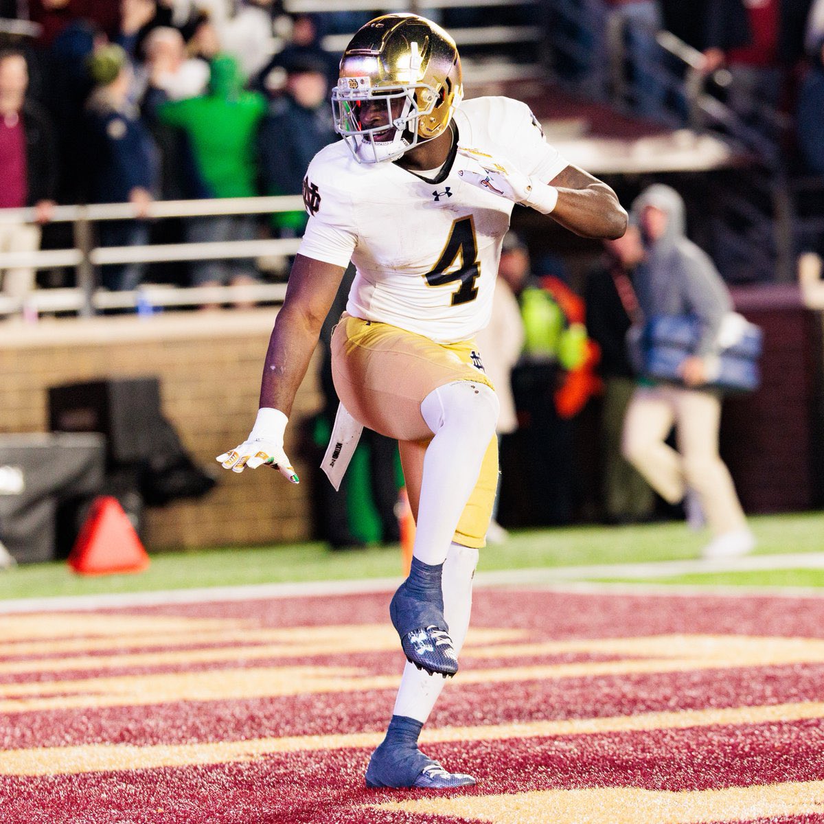 Re2pectsport's tweet image. Fernando Mendoza does NOT deserve to win the Heisman Trophy. Indiana fans are DELUSIONAL

Here are the stats from the last 5 Quarterbacks to win the Heisman:

Jayden Daniels: 4,946 yards &amp;amp; 50 TDs
Caleb Williams: 4,914 yards &amp;amp; 52 TDs
Bryce Young: 4,872 yards &amp;amp; 47 TDs
Joe Burrow:…