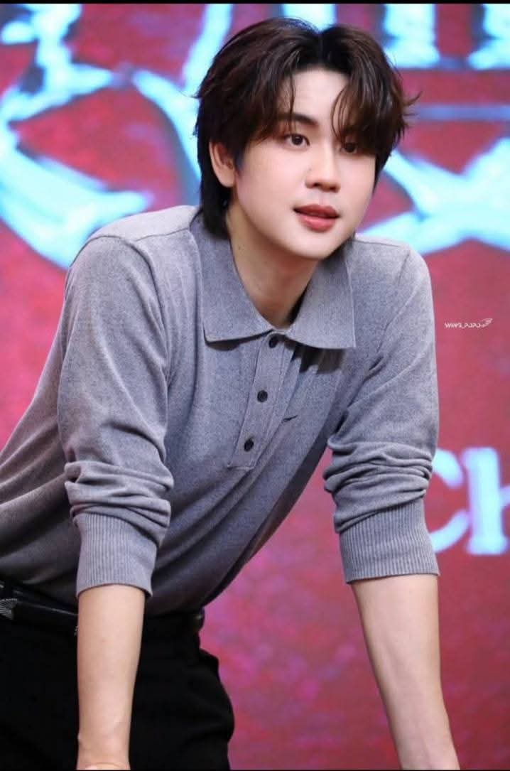 KhingTha69577's tweet image. အချစ်ရေဒီဆောင်းကအရမ်းအေးတာမို့
နွေးနွေးထွေးထွေးနေပါကျန်းမာရေးကိုဂရုစိုက်ပါအချစ်ကလေးတို့ရေအများကြီးချစ်တယ်

#BounPrem 
#bboun
#prem_space #GMMTV