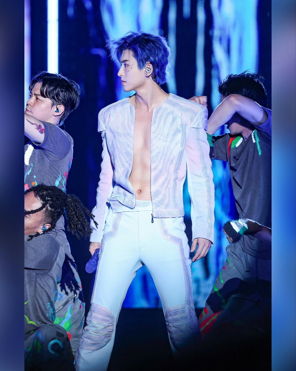 wenwen21929580's tweet image. I vote "Zhang Zhehan" for #MostPowerfulAsian2025 
@ICONPOLLS

#ZhangZheHan