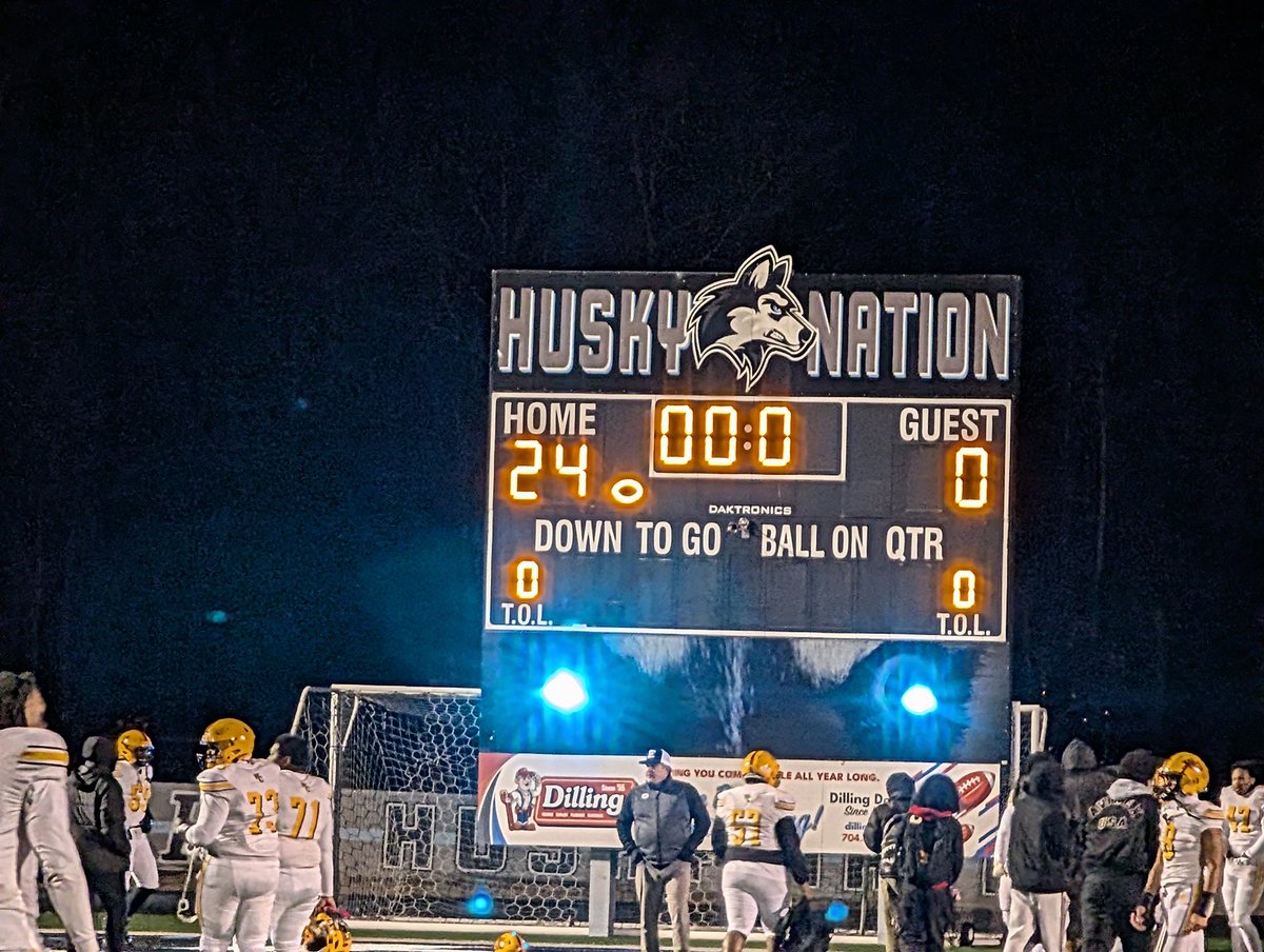pepman704's tweet photo. Hough Huskies going to the State Championship Game https://t.co/t5QFoFf3QM