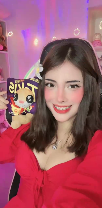 KateGamingg's tweet photo. CONVERSANDO CON LA GENTE 💕 
#dota2 #tiktok #kickperu #streamer 
https://t.co/0f9T2c8Ybo https://t.co/88mEX9ZsSW