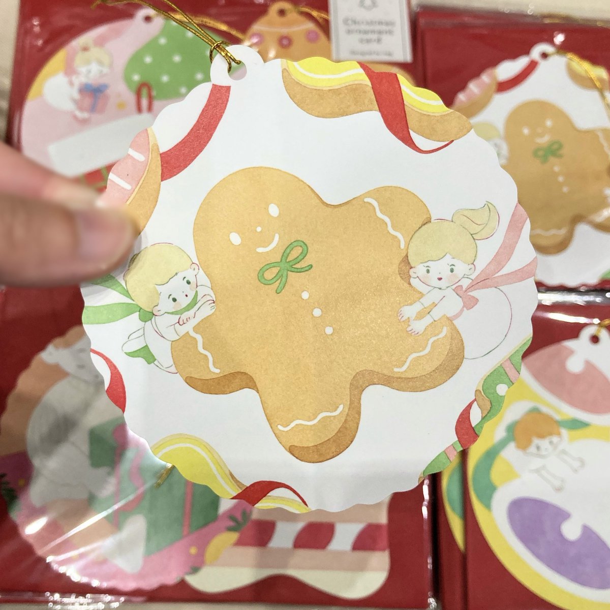 ⳹送っても！飾っても！⳼
megさん <a href="/cmermeg/">meg</a> オーナメントカード🔔

2柄ずつセットで、封筒にはキラリと光る箔押しも🌟
カードの裏面は無地なので、文字だけでなくスタンプを押したりシールを貼っても◎

ᝰ✍︎꙳⋆

本日11/29(土)は、11-19時まで営業です。
皆さまのご来店、お待ちしております🤗