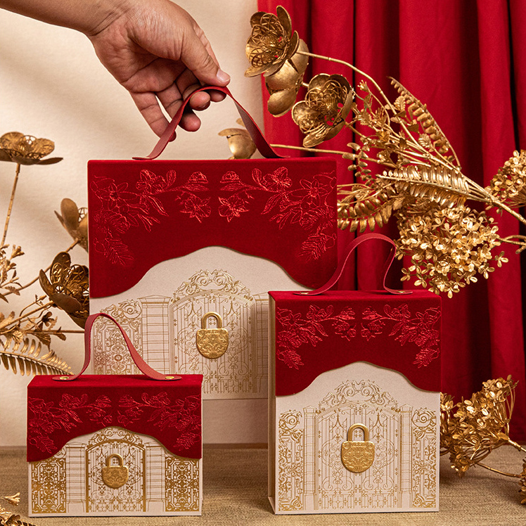 jialanpackage's tweet image. 💥Luxury gifts, exquisite packaging: Jialan Package 2025 New French Court Style Premium Velvet Wedding Gift Box - Customization 
✅MOQ: 500pcs in stock, 1000pcs provide logo printing
🌐Video website: jialanpackage.com
📲WhatsApp/WeChat: +8613291593639
#weddingboxes
