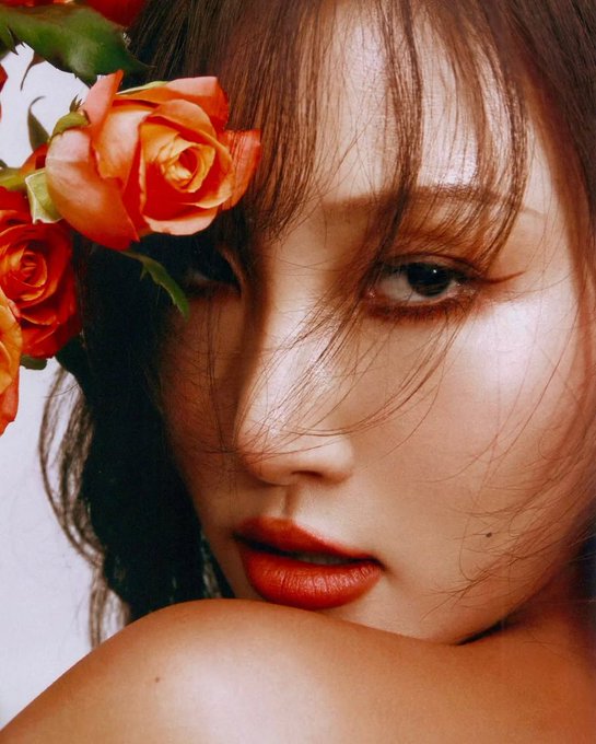 WORLDMUSICAWARD's tweet image. #HWASA&apos;s  amazing new smash hit &quot;Good Goodbye&quot;, one of the most successful K-pop comebacks this year, enters the Worldwide iTunes song chart for the 1st time at #10 (+1) and holds at its peak at #23 on European iTunes! The song rockets 86-64 on US iTunes and is still N°1 on…