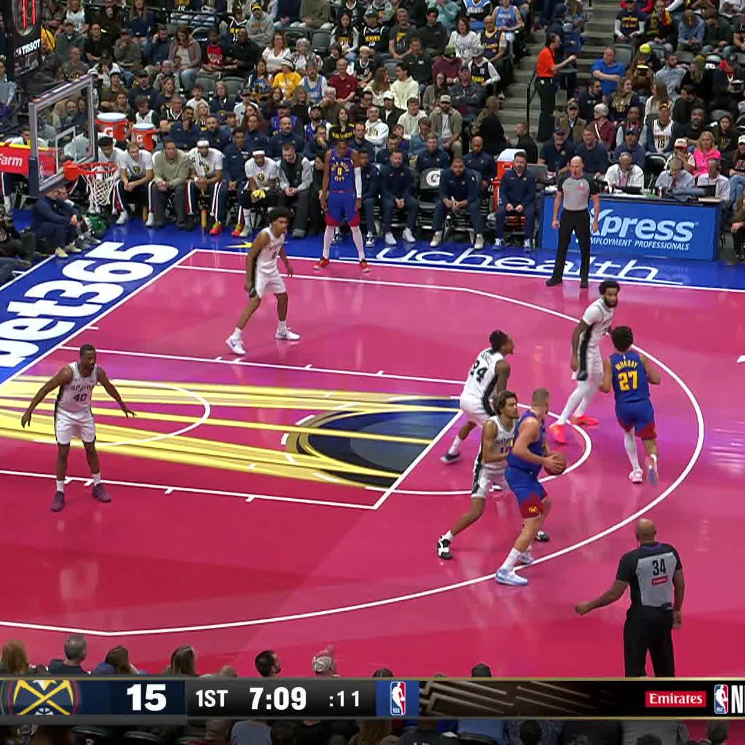 That @dy1anharper defense!

📺 @KENS5 