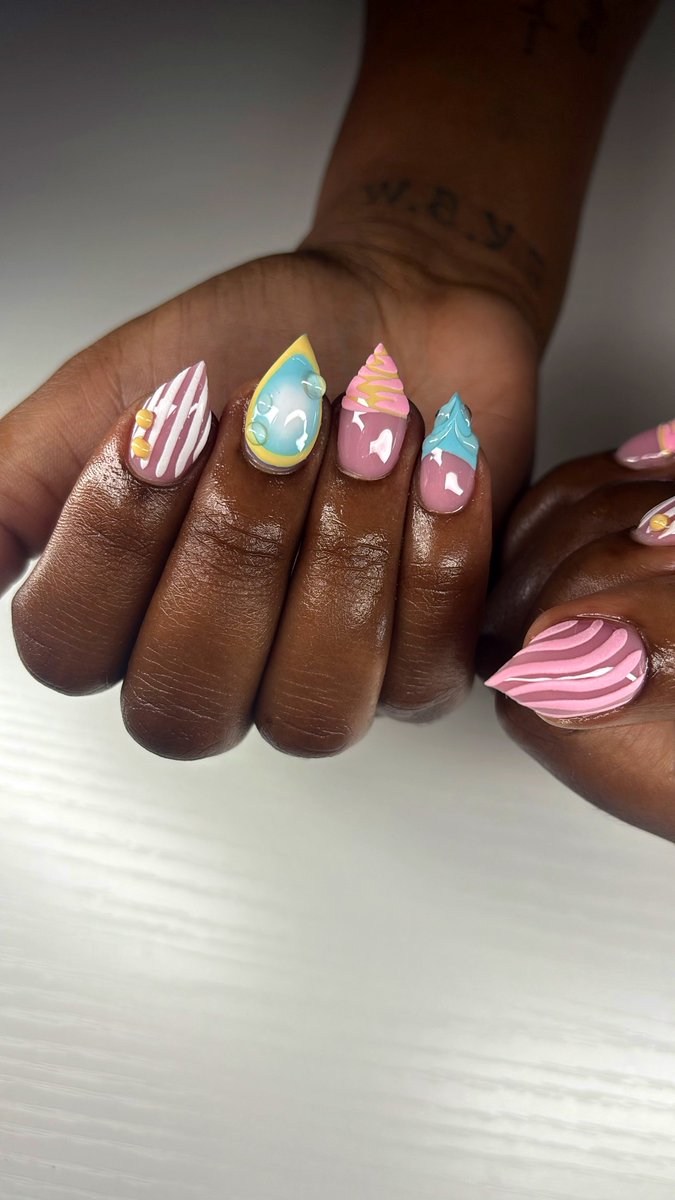 TaylaaxWayla's tweet image. Stop looking and start booking boop🤏🏼🤏🏼🫦