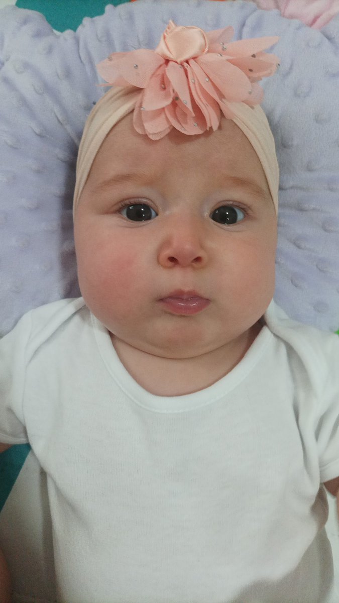 KDZG2's tweet photo. Mía, y todo mi amor es tuyo princesa de la mami 💓 https://t.co/4XP2Wdf10o