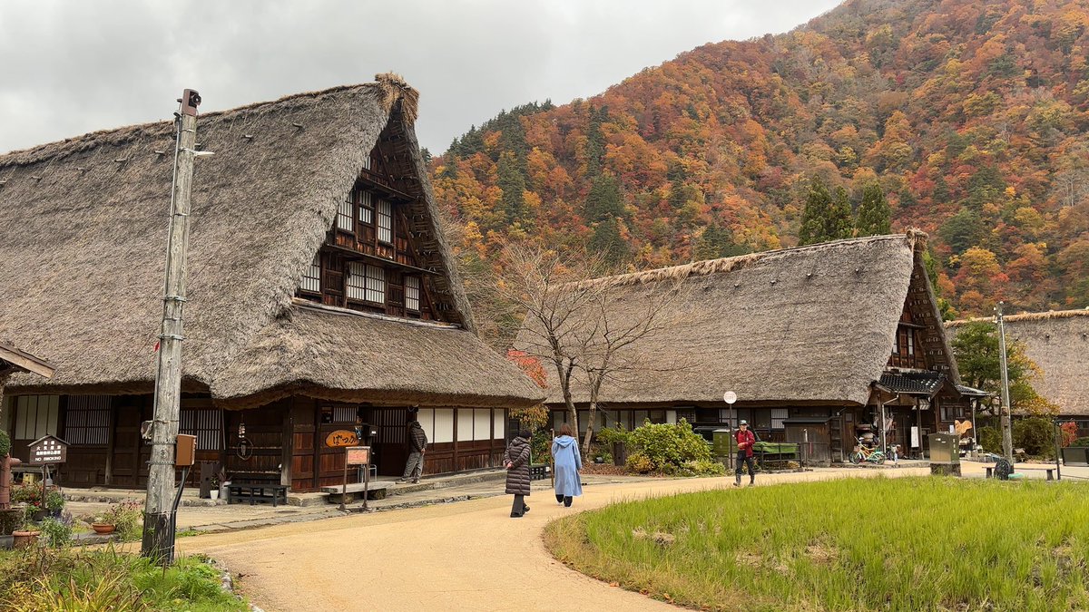 mowyano's tweet photo. 白川郷へ行った後、1年ぶりに富山へ行った。南砺市の五箇山、相倉と菅沼の合掌造り集落。
 
https://t.co/4RaeSrR2XB 
#世界遺産 #富山の遊び場
#白川郷・五箇山の合掌造り集落 #合掌造り https://t.co/TJK4LZUIHE