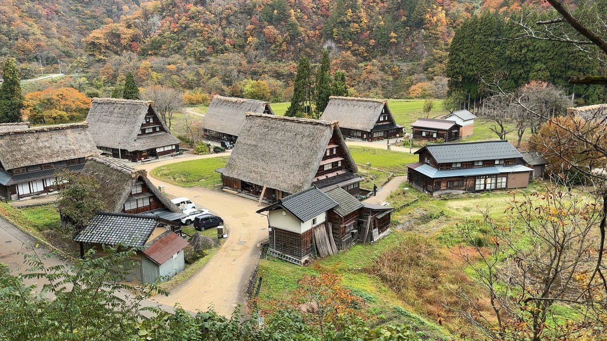 mowyano's tweet photo. 白川郷へ行った後、1年ぶりに富山へ行った。南砺市の五箇山、相倉と菅沼の合掌造り集落。
 
https://t.co/4RaeSrR2XB 
#世界遺産 #富山の遊び場
#白川郷・五箇山の合掌造り集落 #合掌造り https://t.co/TJK4LZUIHE