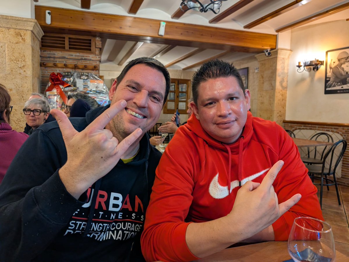 MATESAL100X100's tweet photo. Aquí disfrutando con el gran @MathRocksOF https://t.co/UCcbWmx1Rn