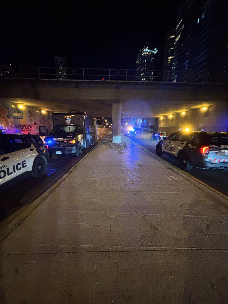 TrafficServices's tweet photo. #FestiveRIDE2025 - @TrafficServices and @TPS23Div will be starting out tonight in the #WestHumberClairville neighborhood tonight conducting #RIDE spot checks ^bm - #DriveSober #PlanAhead #TorontoNeighbourhoods
#23Division
@TPSMyronDemkiw @TPSMandeepMann @jackgurrr @tpsJohnson @TPSMattMoyer @MaddToronto @DriveSober @OACPOfficial @vcrisanti @cityoftoronto