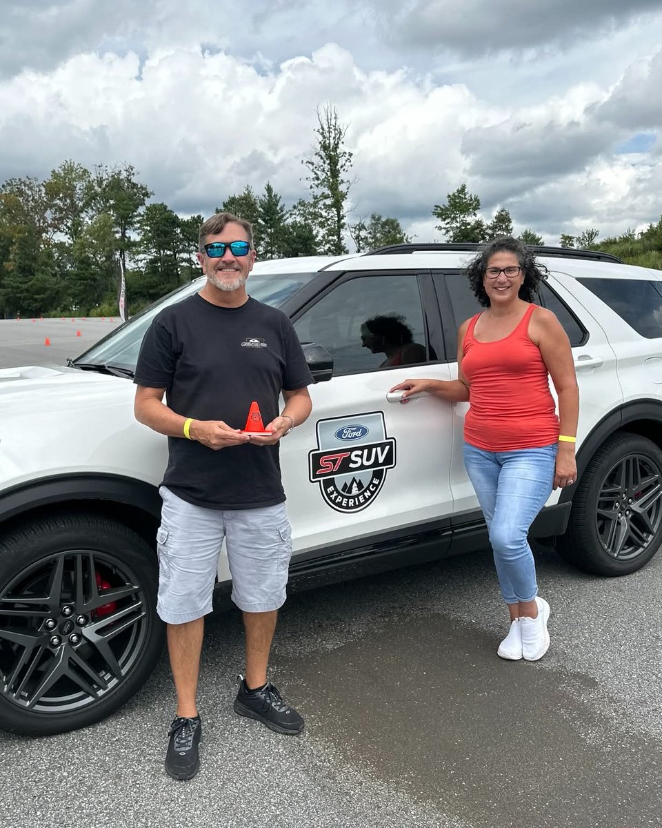 WHteamofficial's tweet photo. Congrats to the drivers with the best @CastrolUSA Edge Auto-X times from week 20 at the Ford Racing #STSUVExperience in Asheville, NC.
🏁 Chris O’Donnell 28.992
Terry Guslaud 30.766
Mike Abel 31.869
#asheville
#castroledge
#explorerst
#fordperformanceracingschool https://t.co/ZSaWAR7uYr