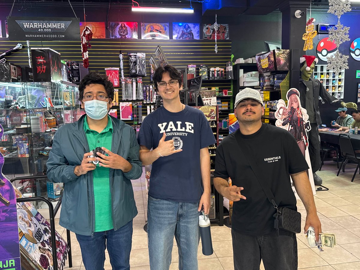RGVSSBU's tweet image. A bit late, but I was able to get the pic from this past Saturday. Kaboom Games had 18 players in last weekend&apos;s tourney! Congrats to the top 3 players!

🥇Hope @TheHopefulFlow 
🥈lethalBLWR @lethalBLWR 
🥉Machete @Brandon_ps11