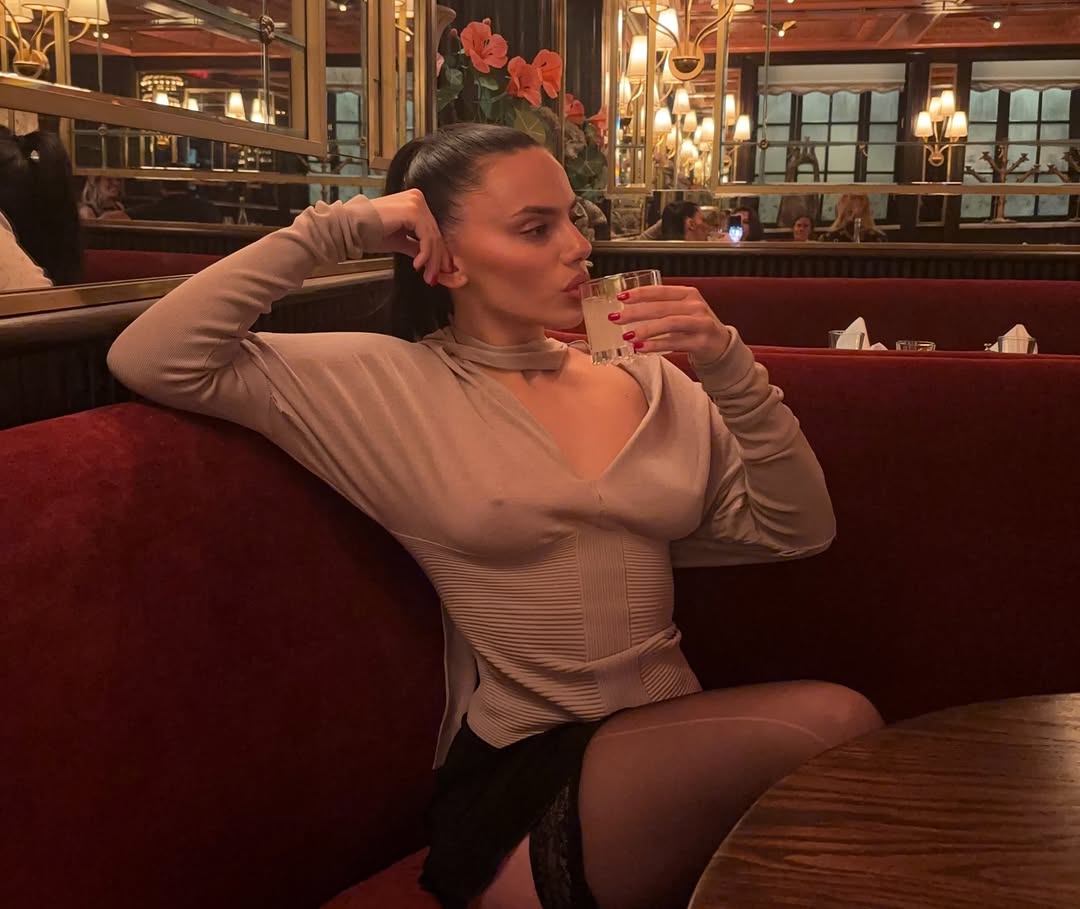 No one looks as majestic as Dafne Keen