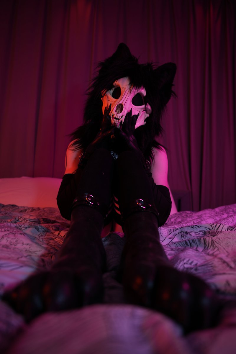 Paws again :3

Photo by <a href="/RikouPitou/">Rikou Pitou NSFW</a>