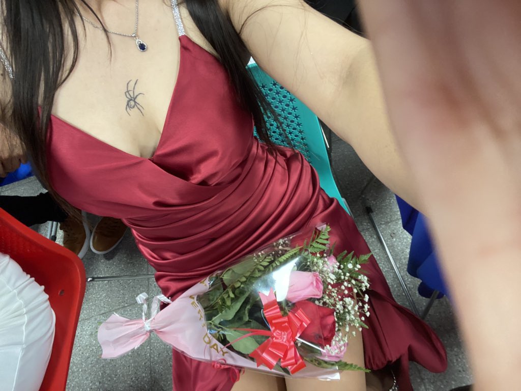 AA TE PONES COMO LOCO PROFE tweet media