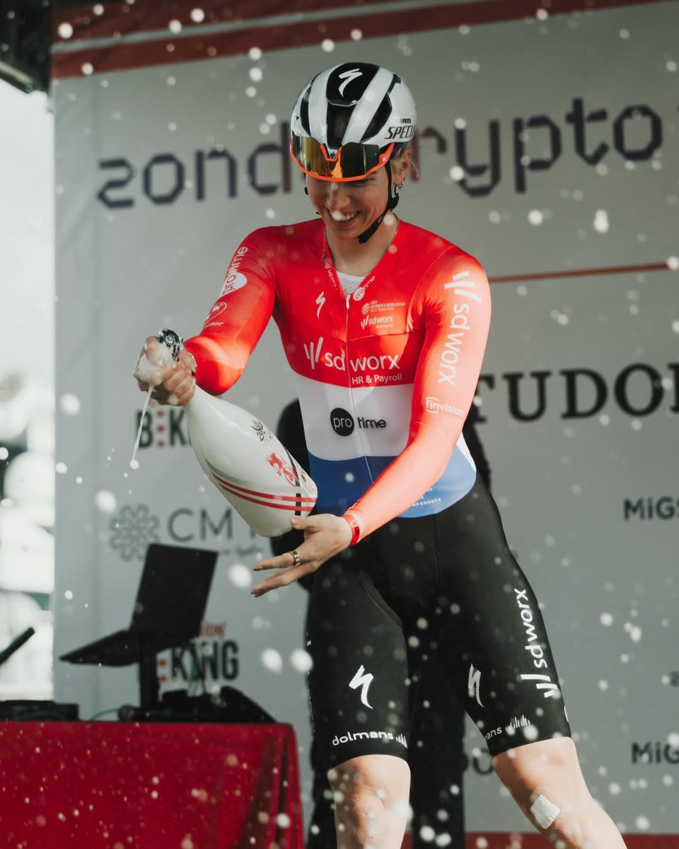 Beking Monaco 2025:

🍾 Women's criterium winner Lorena Wiebes photographed by Martin Le Borgne