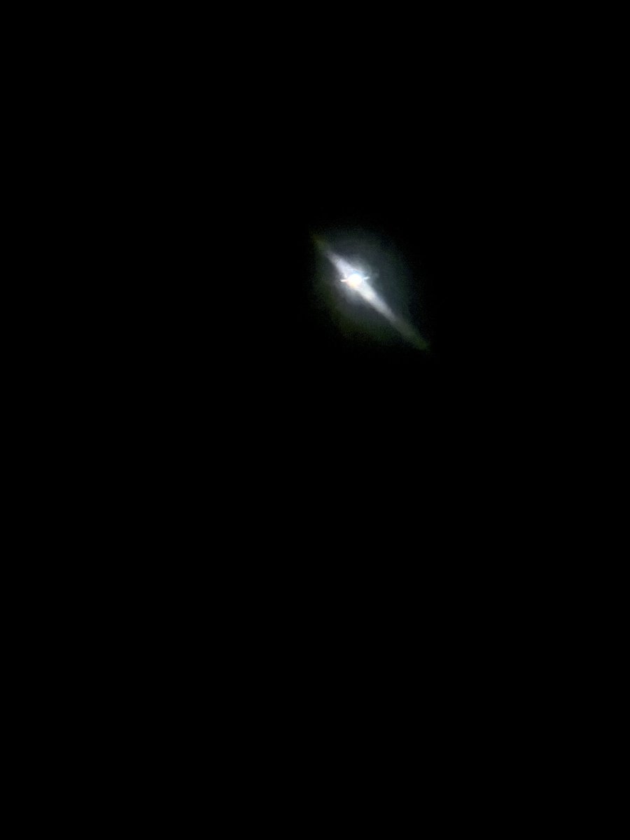 aaooaa320's tweet photo. 三重県のキャンプ場
星の説明をしてくれる方がおられ
天体観測
土星 https://t.co/ufbLY2n08v
