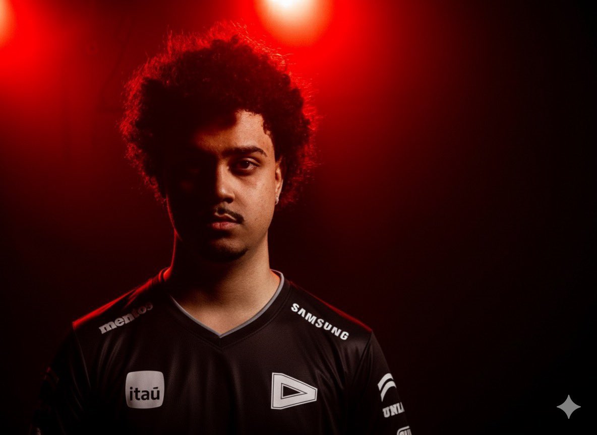 topdaloud's tweet photo. 🚨REVIRAVOLTA:

Com RABELOKO no mercado, seria ele um BOM nome para  reconstrução da LOUD league of legends?

🇧🇷 Xyno
🇰🇷 Youngjae
🇰🇷 Keine
🇧🇷 RABELOKO 
🇧🇷 Redbert 

🇰🇷 Raise

Aceitam? https://t.co/nqux9YjtBN
