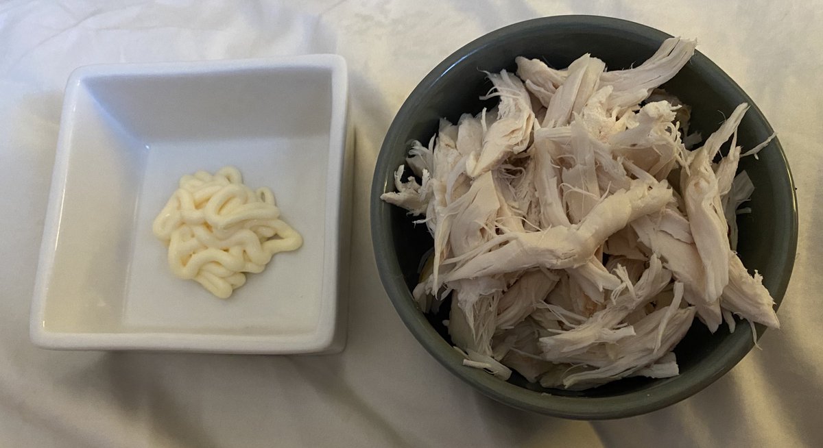 Ieatedthegrass1's tweet image. 6:26 breakfast 
Chicken - 82 Cals 
Kewpie (Mayo) - 49 Cals (if i have it all)

Gotta make it last till 8 which shouldn&apos;t be too hard