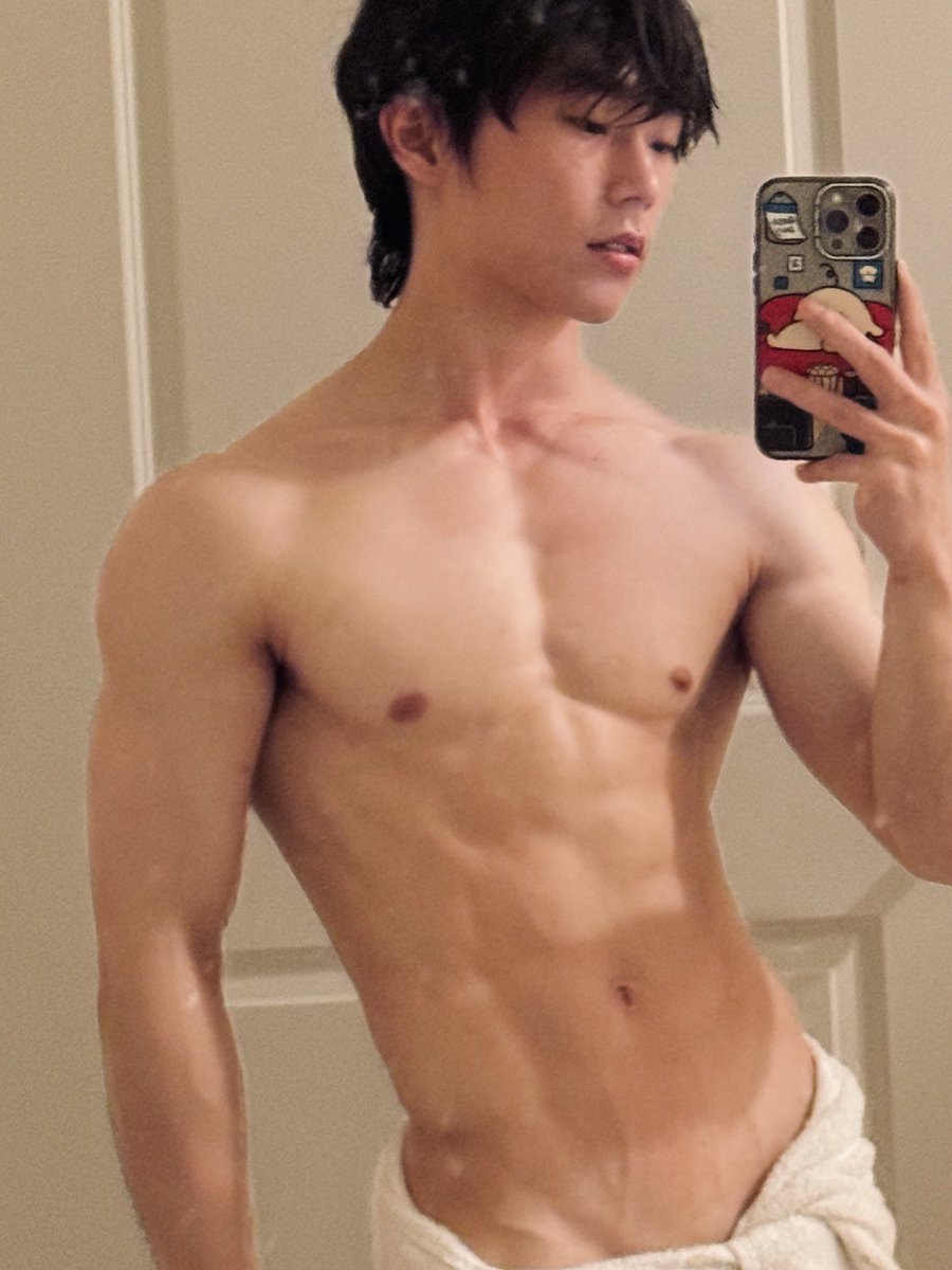 kijiro_bites's tweet photo. Shower…. https://t.co/SScJjXhd1v