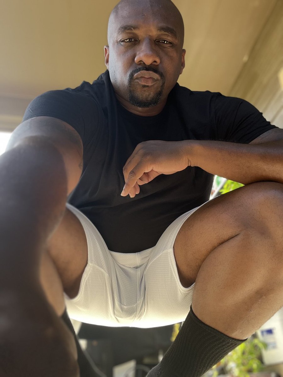 strong39489's tweet photo. Open up bro 🍑 https://t.co/BlzUGcuWk4