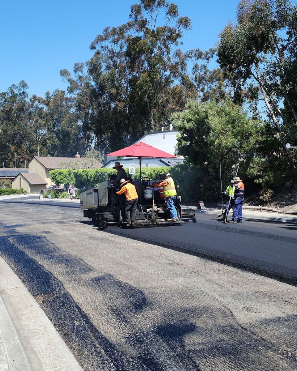 CityofSanDiego's tweet image. In the spirit of Thanksgiving, we want to say thanks to all our staff who have a hand in our citywide asphalt overlay work. It is a massive effort to improve our road network, and our team is dedicated to bringing smoother streets to every community! 

#SanDiegoAtWork