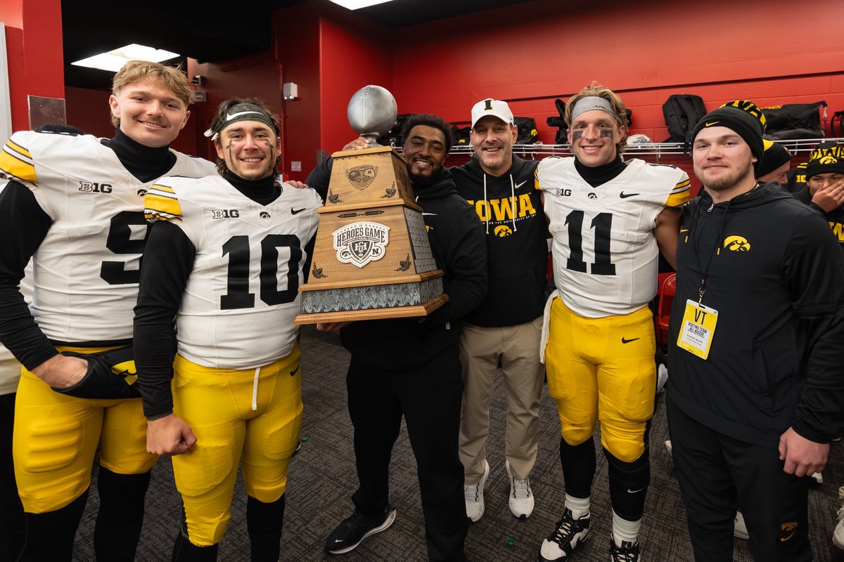 Coach Manson tweet media