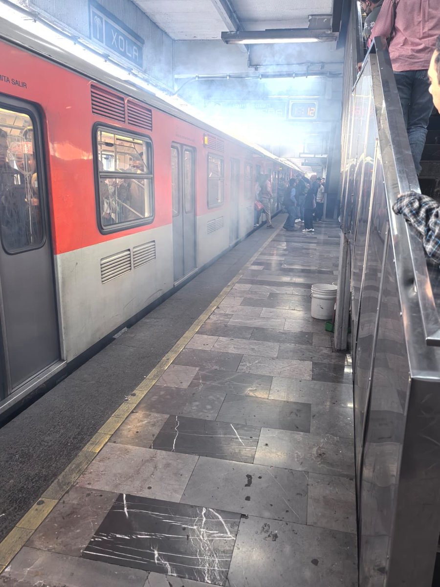 Explota uno de los vagones del Metro en la Ciudad de México que se ve a pedazos gracias a Clara Brugada, Claudia Sheinbaum y todo el narco partido de #Morena 
<a href="/fifaworldcup_es/">Copa Mundial FIFA 🏆</a>