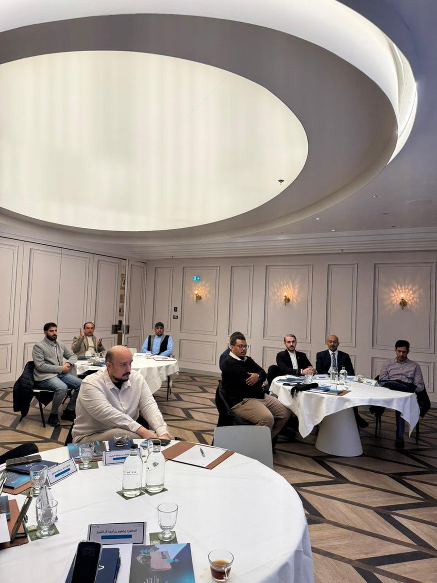 سعدنا اليوم بالمشاركة في دورة الاستدامة المالية في العاصمة الفرنسية باريس
مشاركة تضيف بعدا جديدا لمسؤولياتنا كأمناء عموم، وتعزز أدواتنا في التخطيط المالي المستدام.

كل الشكر والتقدير لاتحاد الغرف السعودية على دعمه المستمر وتمكينه للقيادات الوطنية من اكتساب مهارات نوعية تسهم في