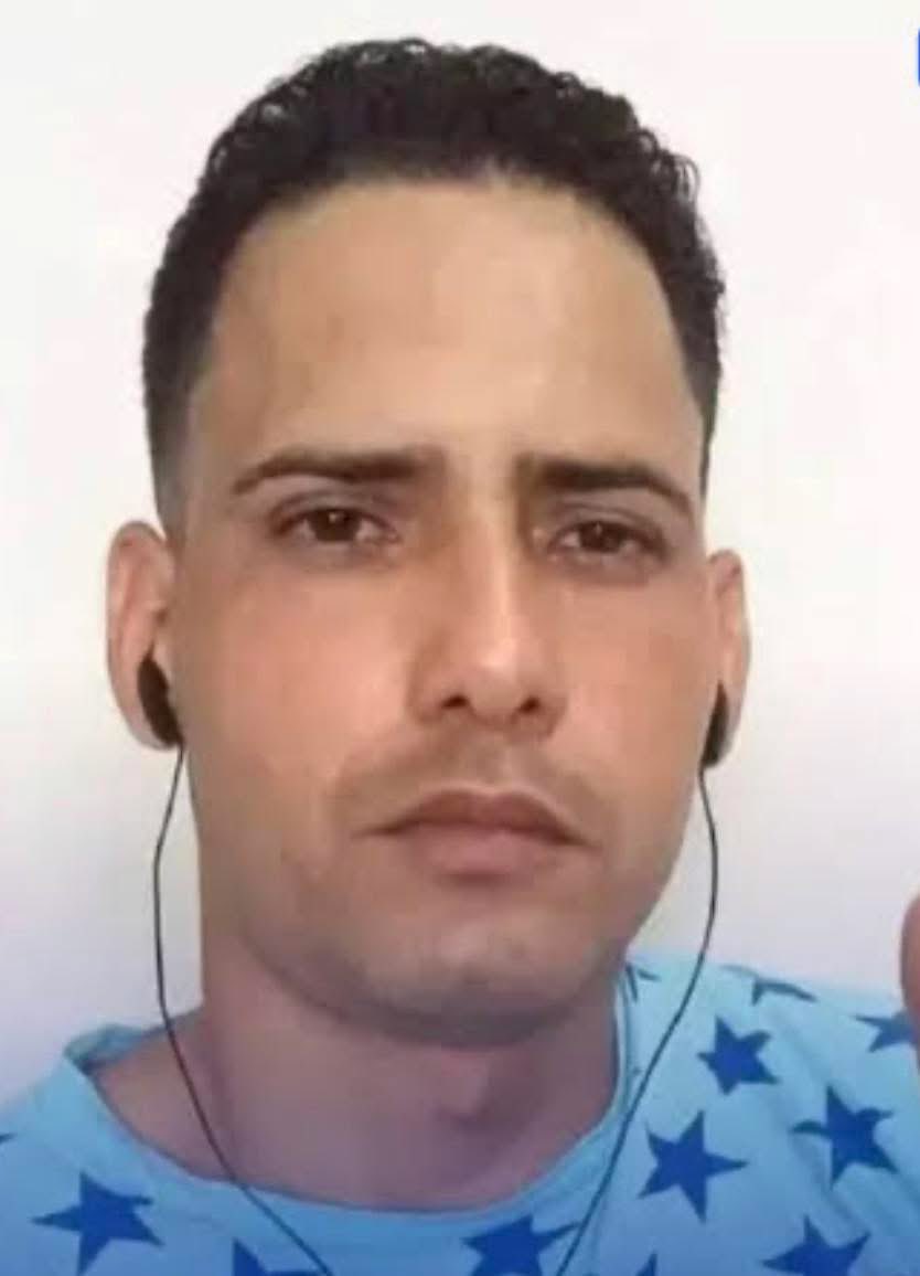 RoloTheBigg's tweet image. Ultima Hora : Se reporta que El Preso político cubano Yosvany Rosell García en estado crítico tras 37 días en huelga de hambre; sufre fallo renal.
Esa #DictaduraCastroComunistaAsesina lo va a dejar morir ! Como hizo con varios presos políticos : se sumará a la larga lista dejados…