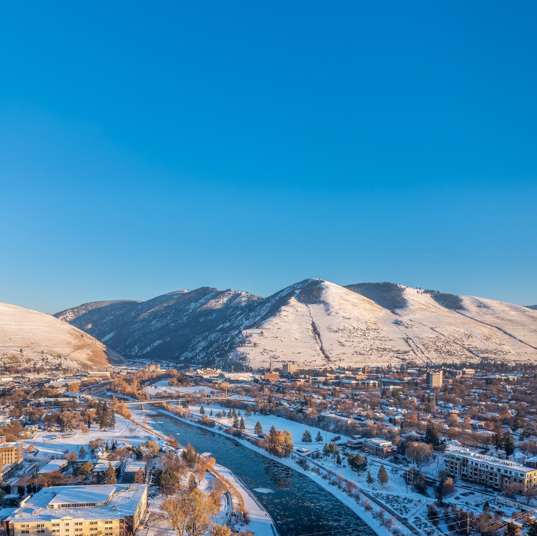 Winter is teasing us! Frosty mornings, fresh snow falling and the cool mountain breeze.
