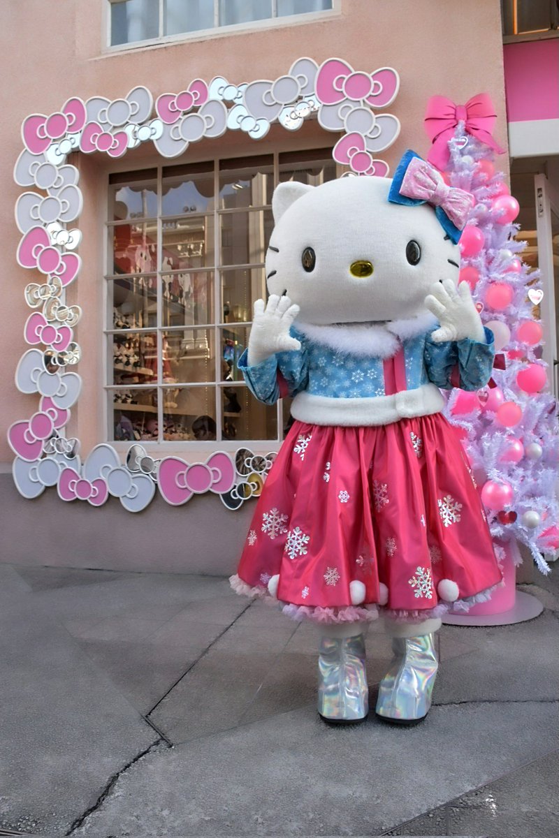 🎀ハローキティデザインスタジオ前で パシャリ〜📸✨ ✨🎀❄️キティ