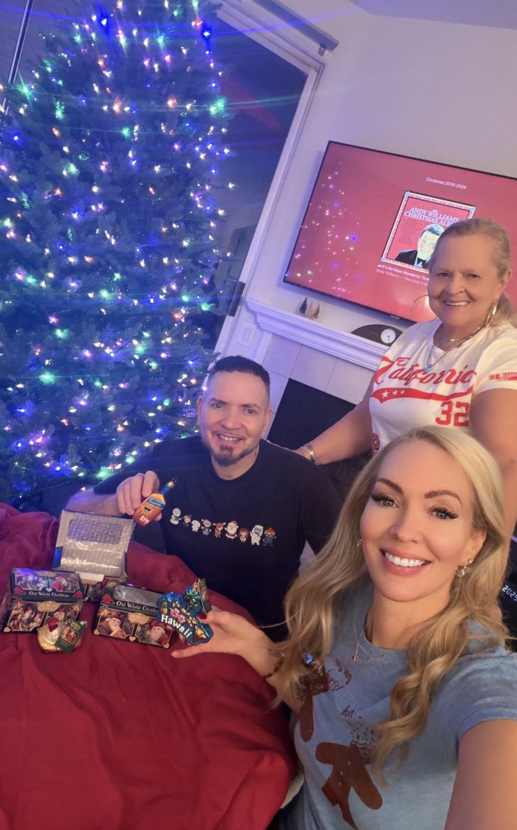 Getting the tree ready with my little crew 🎄✨
Nothing beats unpacking these gorgeous Old World Christmas ornaments together.🎁