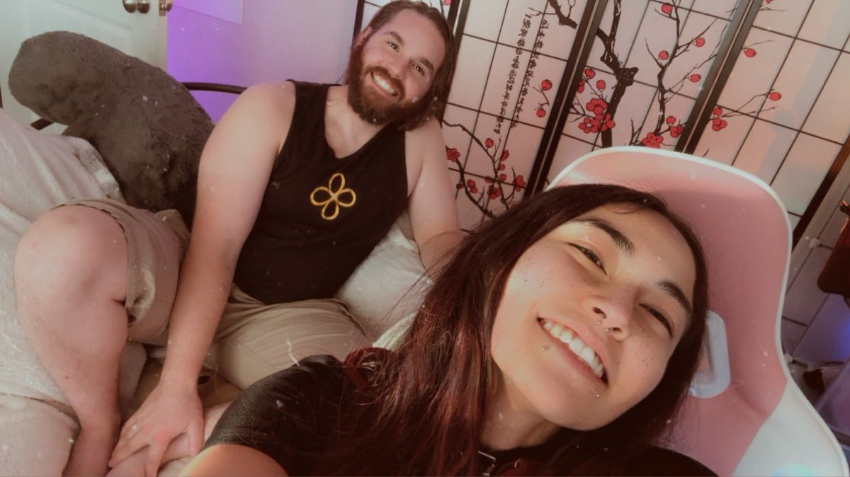 live on tweetch :p
twitch.tv/lilravenreload…