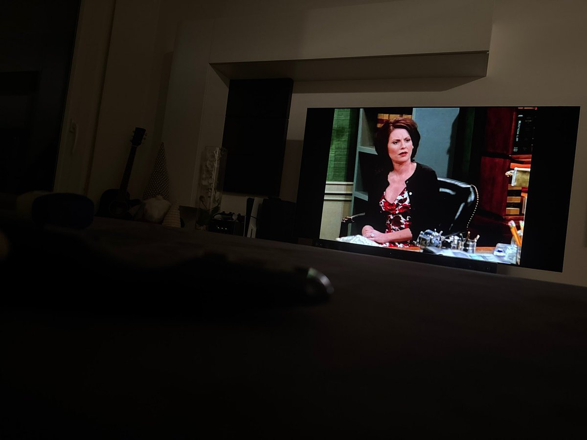 Mientras el novio se va a la cena con sus amigos del rugby…yo me quedo vegetando viendo esto: #justmymood