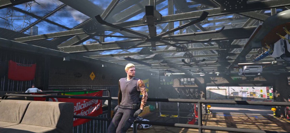 Y bueno, también sabemos que la suerte de Kyle en algún momento se acabará y se terminará apuñalado a si mismo, ya lo dijo Giulia, tutto viene de volta. En algún punto todo se le saldrá de las manos y le costará la vida