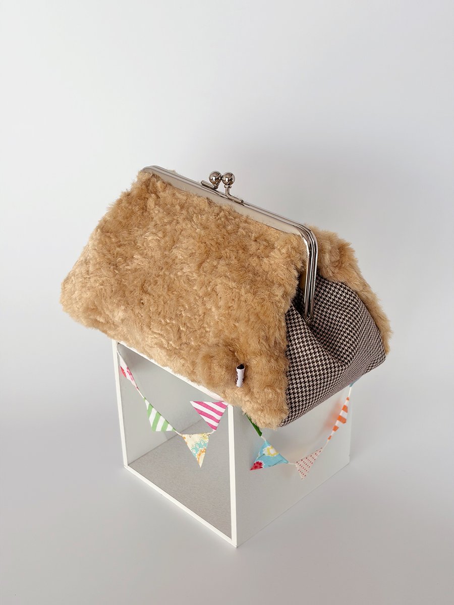 高野香織 tweet media