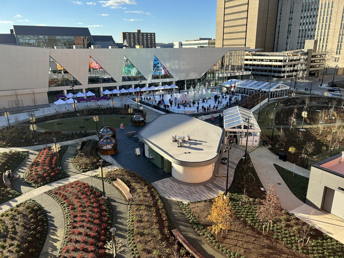 ajwlwt's tweet photo. It’s the most wonderful time of the year!  Join @WLWT tonight at 6:30pm as we kickoff the holiday season with “Light Up the Square.” Along with the tree lighting on Fountain Square, we’ll be highlighting the ice skating rink located on the brand new Elm Street Square. Tune in!🎄 https://t.co/jpsFfP4seb