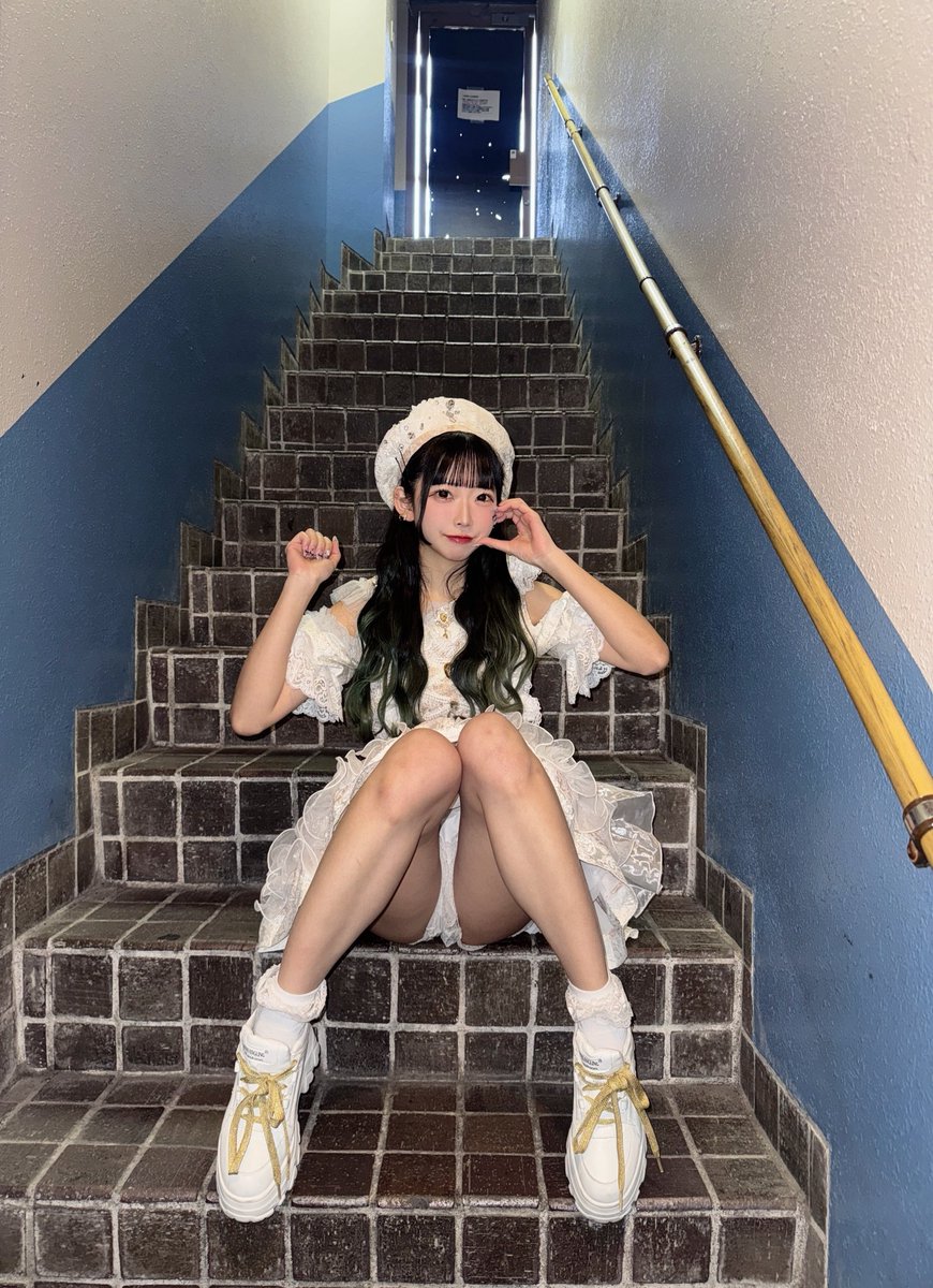 24歳の太もも好きな人おはようして♡♡