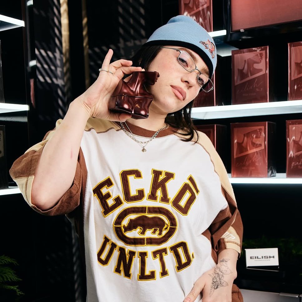 BillieSpotify_'s tweet photo. Billie Eilish (47.00B) is just 10 MILLION streams away from surpassing Drake (47.01B) to become the 2nd artist with the most solo streams on Spotify. https://t.co/rydBNtouXP