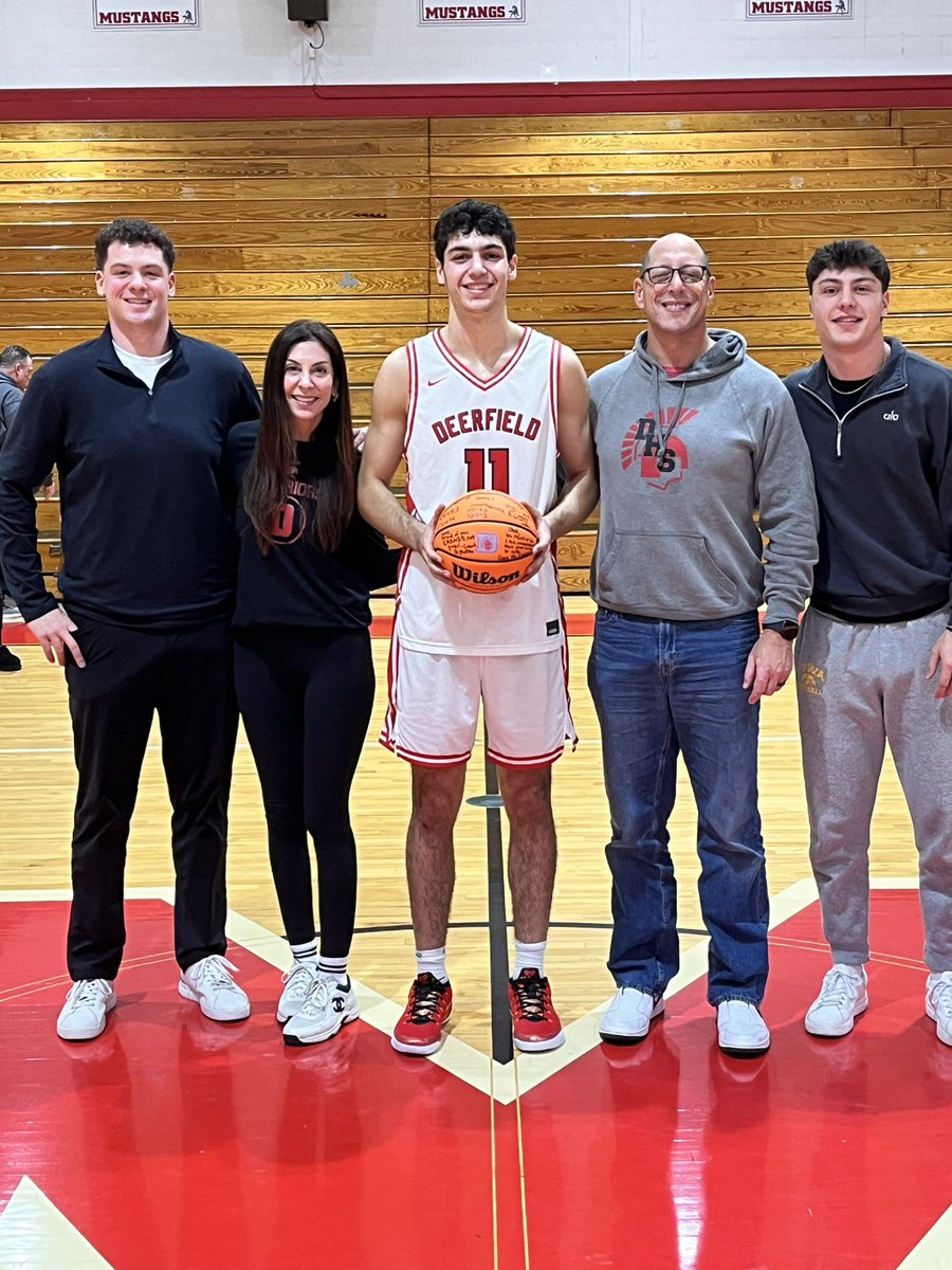 DHS_WarriorsBB's tweet image. Warriors move to 3-0 with the 57-43 win today against  Mundelein. Special shout out to @JakePollack13 on scoring his 1000th point today! Final game this week tomorrow against Carmel at 1:00pm.