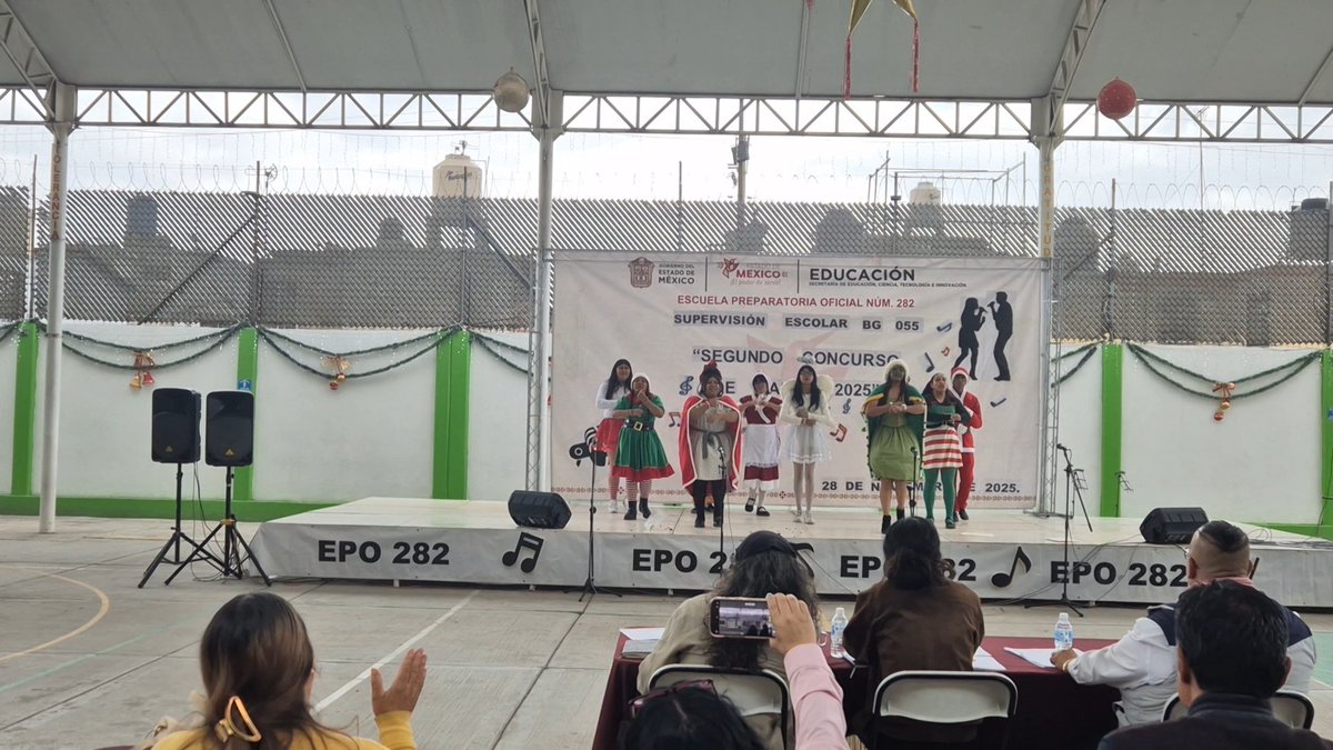 Hoy participamos en el 2.º Concurso de Canto con una entusiasta demostración del talento de nuestros estudiantes. 🎤✨ Agradecemos a los compañeros que prepararon con dedicación a nuestros participantes. 🙌🎶 En la categoría de dúo, ¡seremos dignos representantes! #YoSoyEpo282